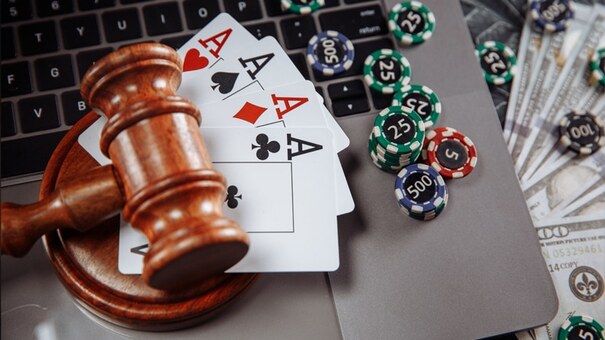 Bài xì tố trong tiếng anh còn được gọi là Poker, game đánh bài này hiện đang rất ăn khách tại các sân chơi bởi tính hấp dẫn. Hãy đến 789BET game bài 3D trực tuyến để biết thêm thông tin .